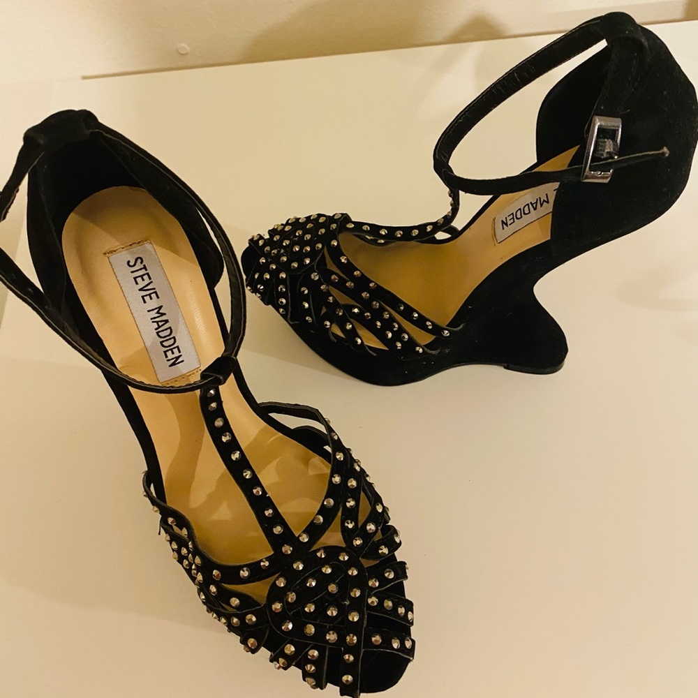 Wedges black studded sandals